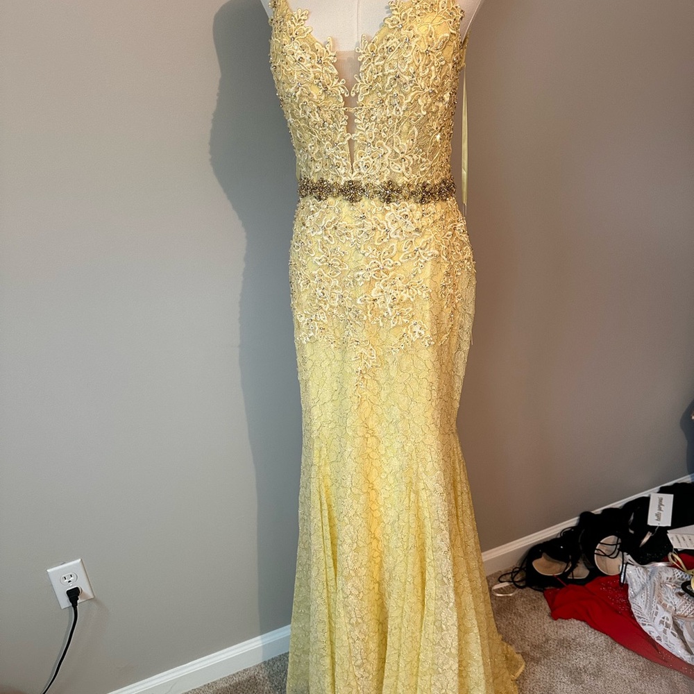 Mac Duggal One-of-a-Kind Stunning Butter Yellow Lace Gown